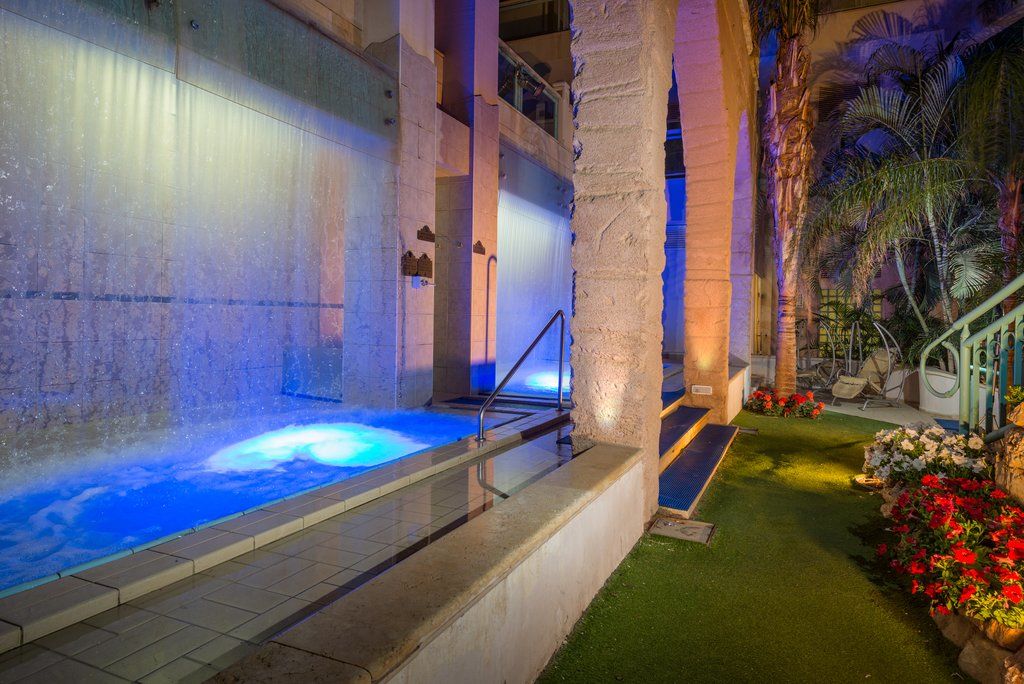 Herods Boutique Eilat A Premium Collection By Fattal Hotels Kültér fotó The waterfall at the pool